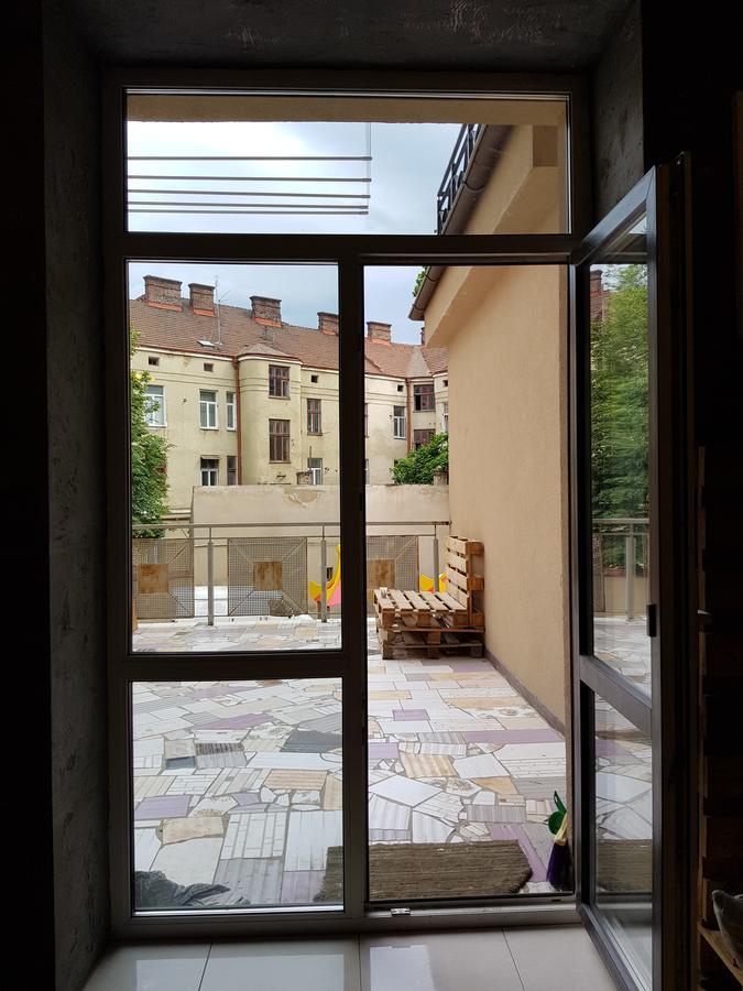 Travel Station Hostel Ivano-Frankivsk Exterior photo